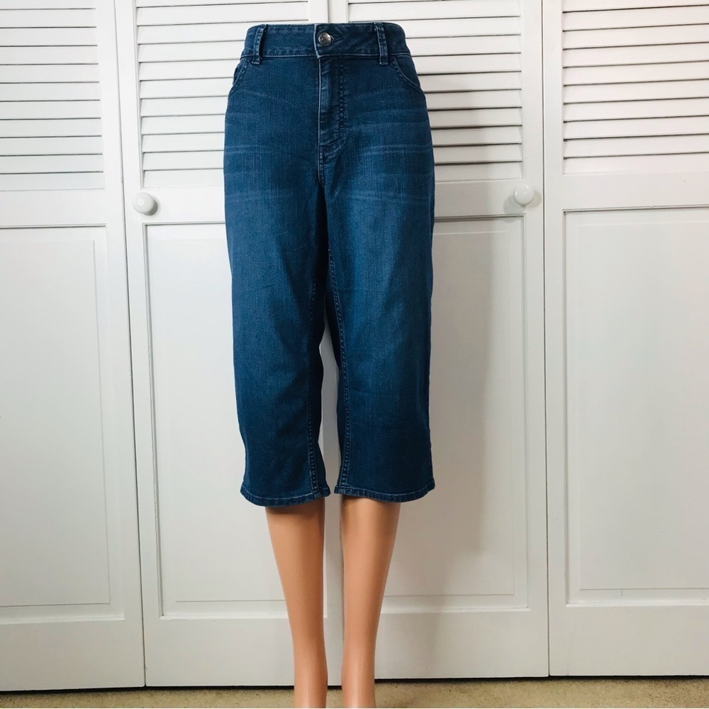 2/$25 RIDERS Blue Jean Capris Size 14